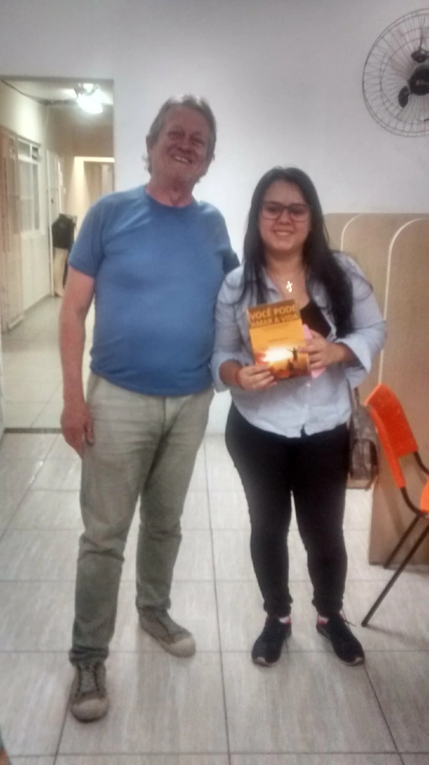 Sessão de autógrafos e encontro com leitores de Você Pode Amar a Vida - Foto 46